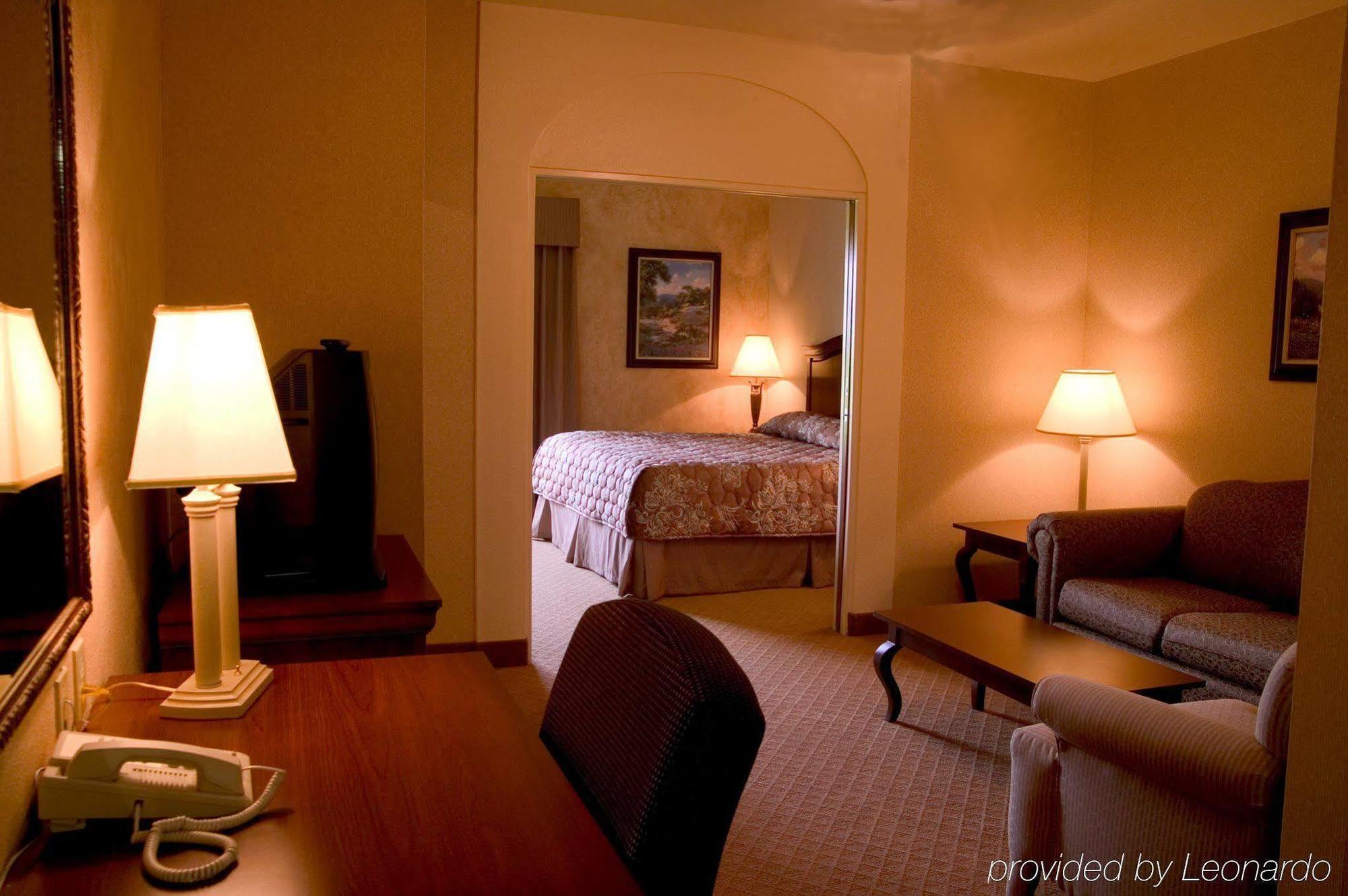 Inn On Barons Creek Fredericksburg Pokój zdjęcie